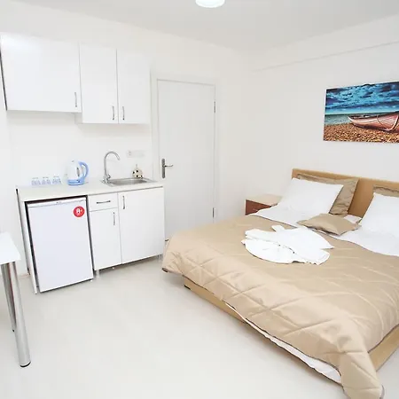 Hotel Nicoleport 3*