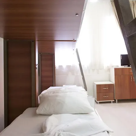 Hotel Nicoleport 3*